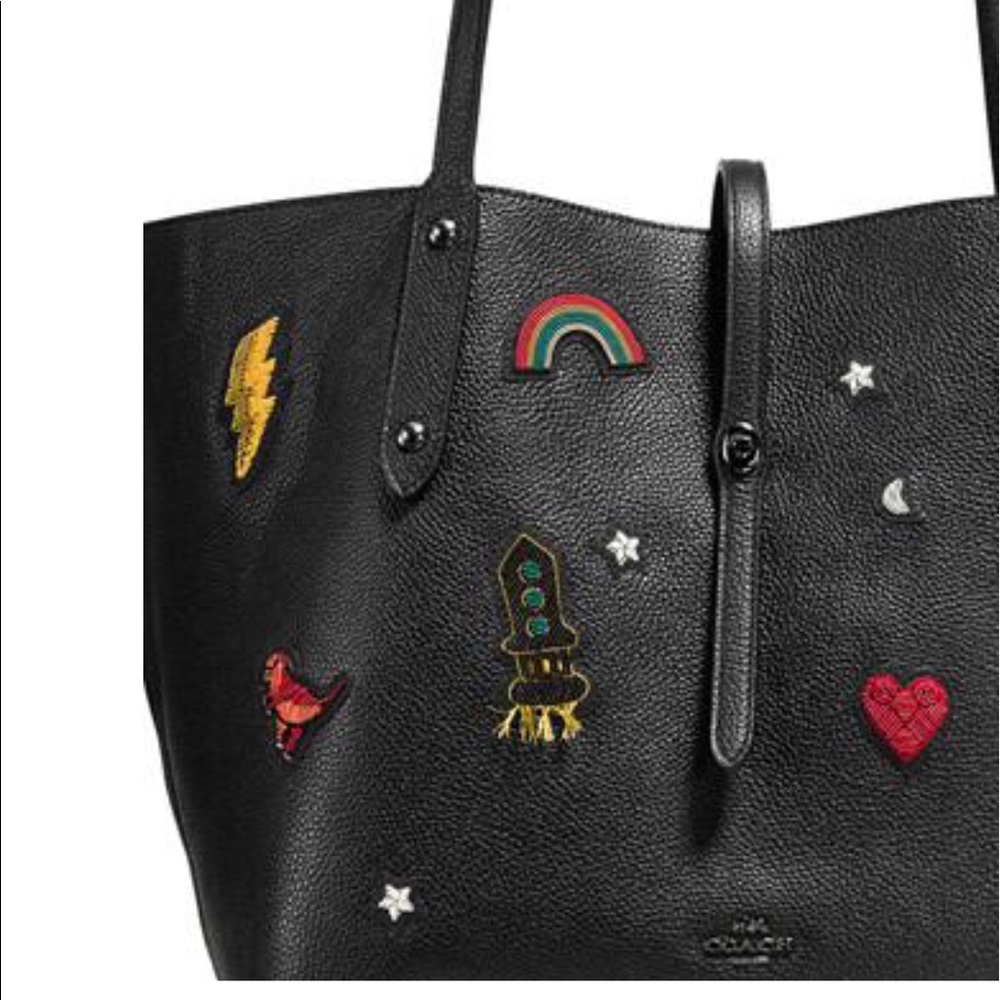 Coach market tote with souvenir embroidery